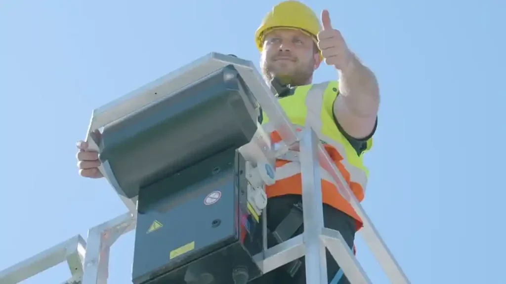 insulated aerial work platform technical