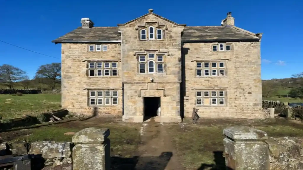 post and beam construction cloth hall lancashire religious house